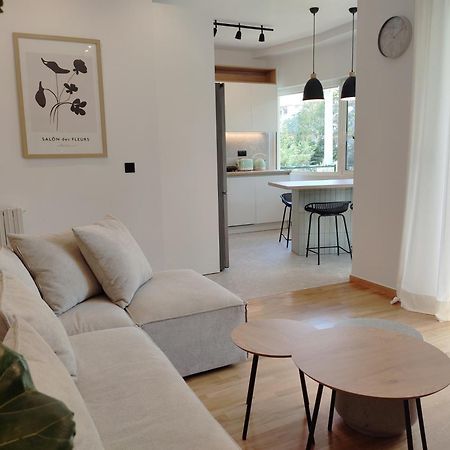 Mint - Modern Apartment In The Heart Of Chalandri アテネ エクステリア 写真